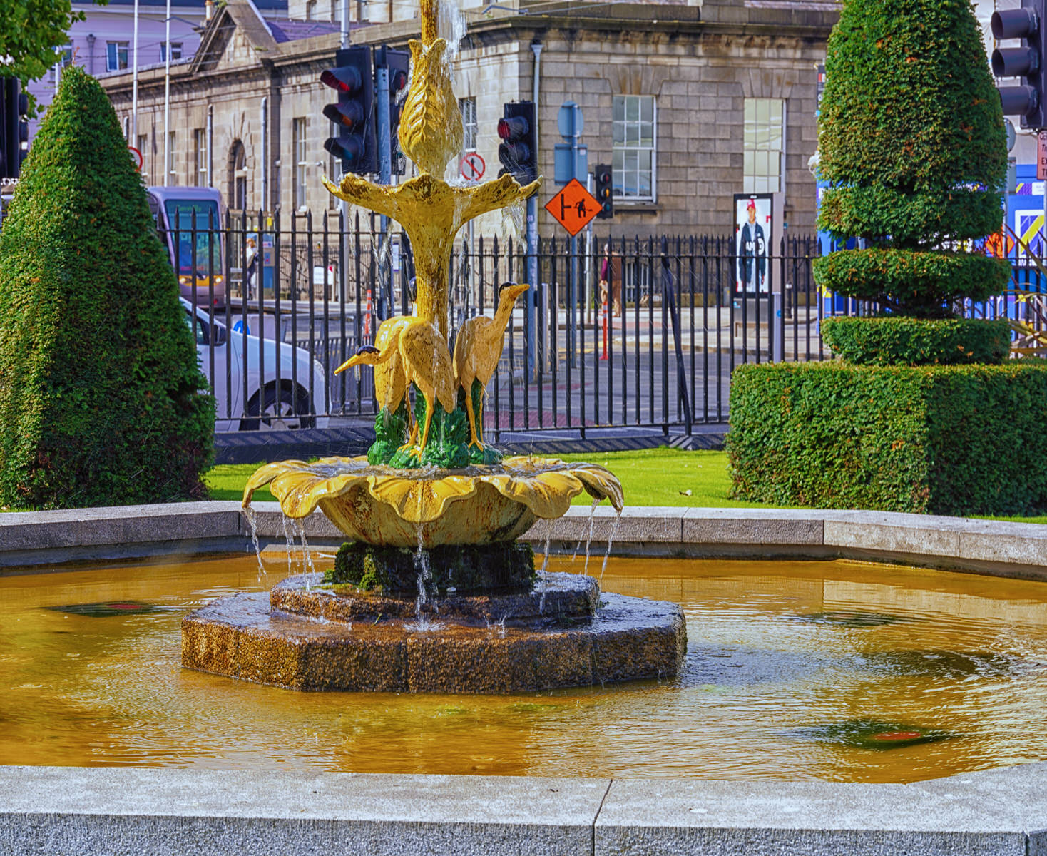 WATER FOUNTAIN IN CHANCERY PARK